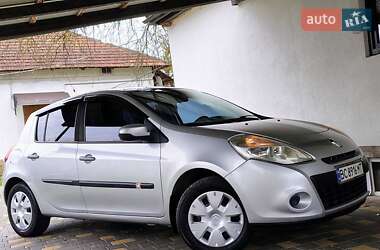 Хетчбек Renault Clio 2010 в 