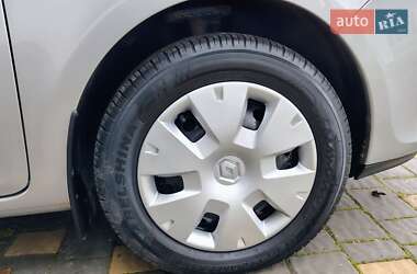 Хетчбек Renault Clio 2010 в 