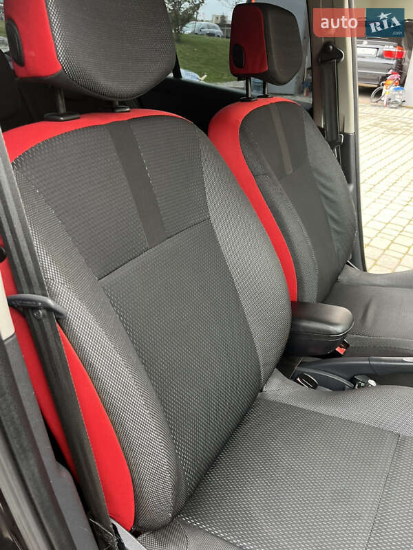 Хэтчбек Renault Clio 2007 в Ивано-Франковске фото 52 Хэтчбек Renault Clio 2007 в Ивано-Франковске