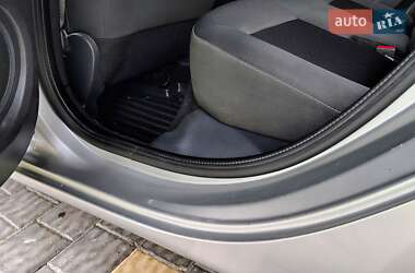 Хетчбек Renault Clio 2010 в 