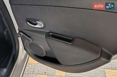 Хетчбек Renault Clio 2010 в 
