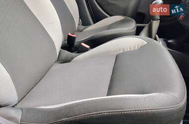 Хетчбек Renault Clio 2010 в 