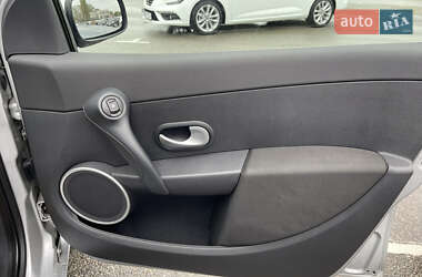 Хетчбек Renault Clio 2007 в 