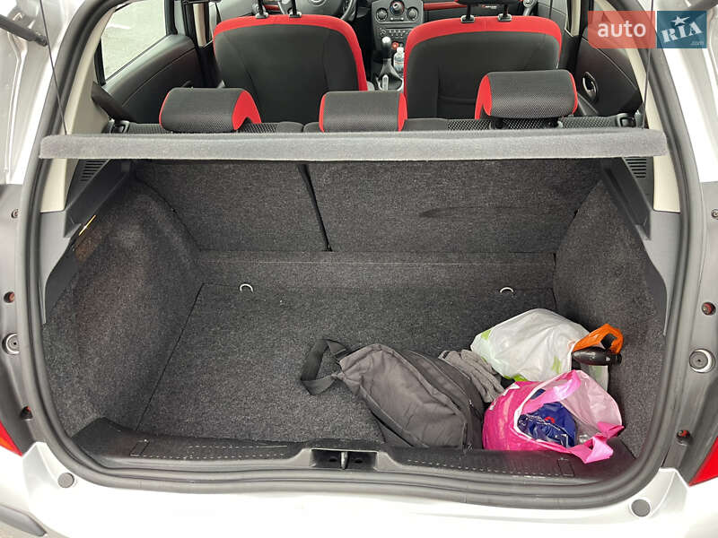 Хэтчбек Renault Clio 2007 в Киеве фото 16 Хэтчбек Renault Clio 2007 в Киеве