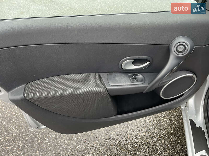 Хэтчбек Renault Clio 2007 в Киеве фото 19 Хэтчбек Renault Clio 2007 в Киеве