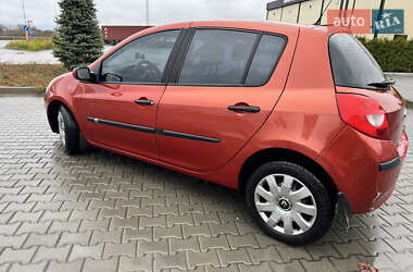 Хетчбек Renault Clio 2007 в 