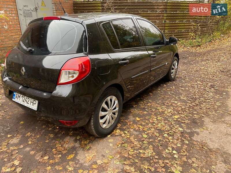 Хетчбек Renault Clio 2011 в Житомирі