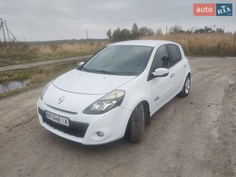Хэтчбек Renault Clio 2012 в 