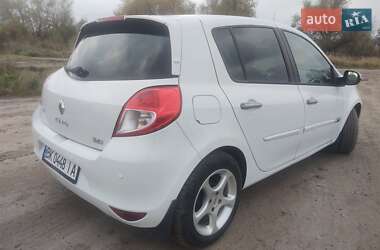 Хэтчбек Renault Clio 2012 в 