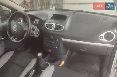 Хэтчбек Renault Clio 2012 в 