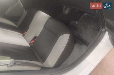 Хэтчбек Renault Clio 2012 в 