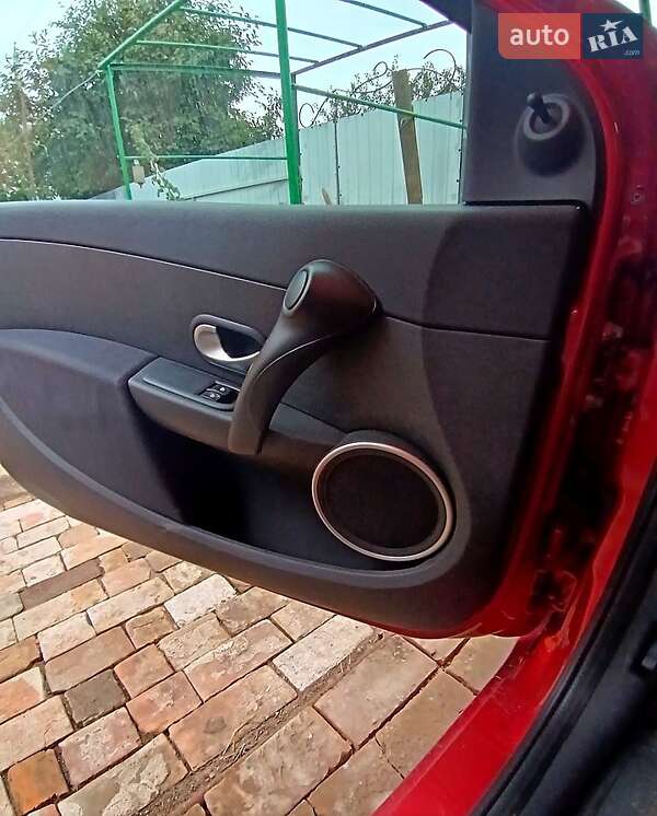 Хэтчбек Renault Clio 2006 в Никополе фото 2 Хэтчбек Renault Clio 2006 в Никополе