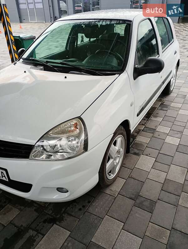 Хетчбек Renault Clio 2011 в Полтаві фото 9 Хетчбек Renault Clio 2011 в Полтаві