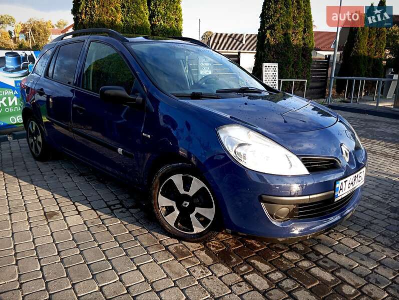 Універсал Renault Clio 2008 в  фото Універсал Renault Clio 2008 в