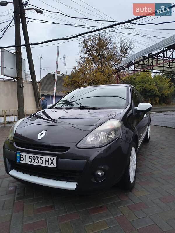 Хэтчбек Renault Clio 2011 в Днепре