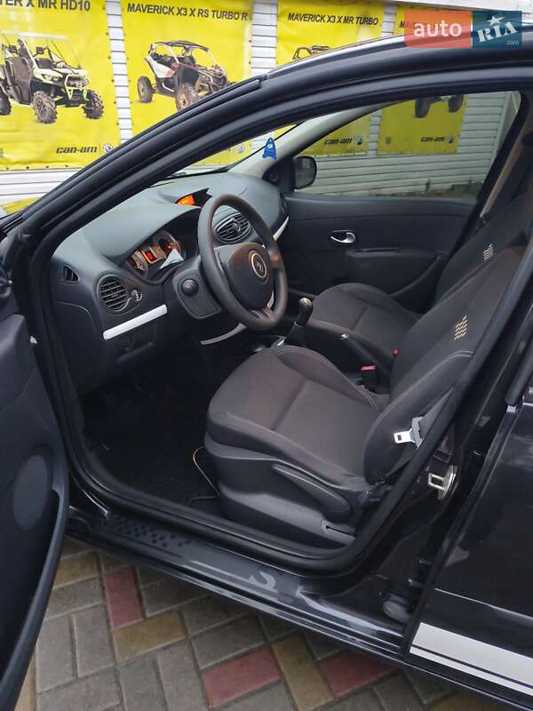 Хэтчбек Renault Clio 2011 в Днепре