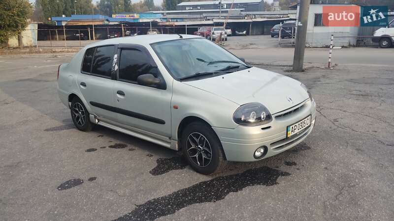 Renault Clio 2000