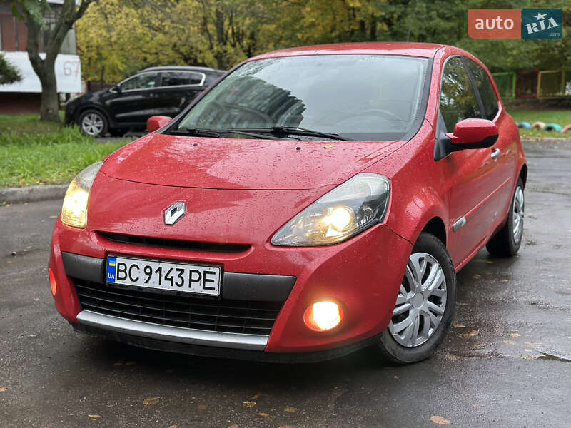 Седан Renault Clio 2010 в Львові фото 2 Седан Renault Clio 2010 в Львові
