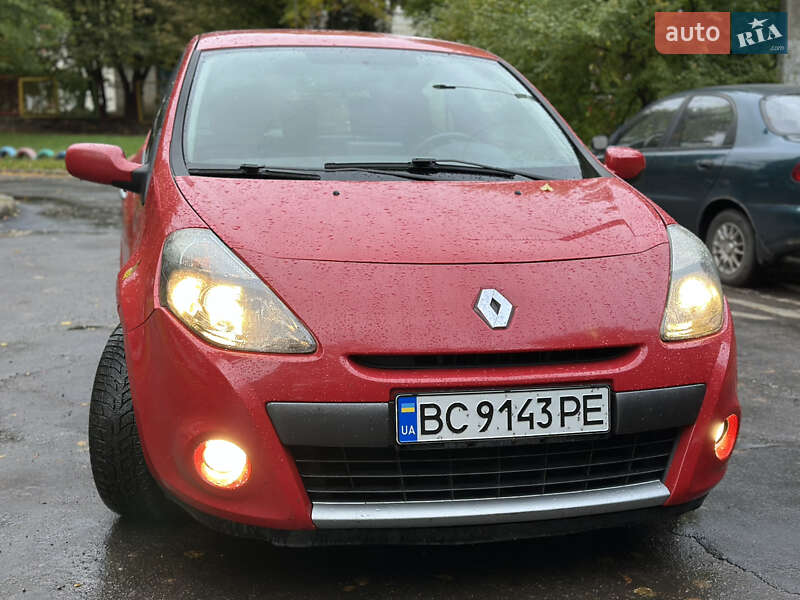 Седан Renault Clio 2010 в Львові фото 4 Седан Renault Clio 2010 в Львові