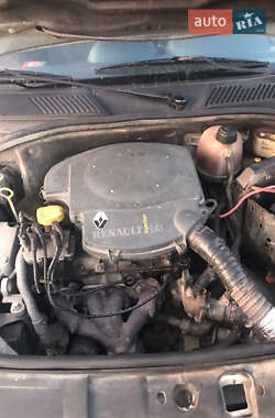 Хэтчбек Renault Clio 2003 в Львове