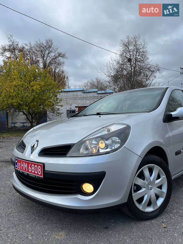 Хетчбек Renault Clio 2006 в Хоролі