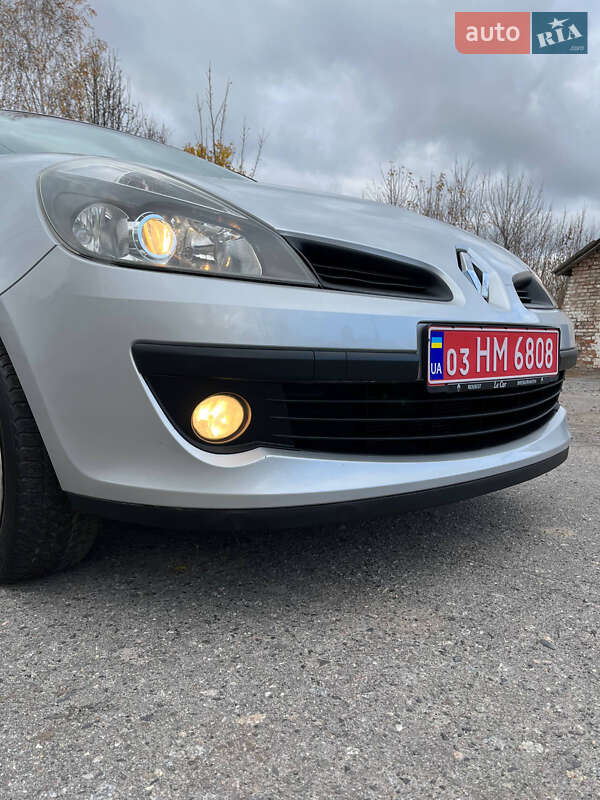 Хетчбек Renault Clio 2006 в Хоролі