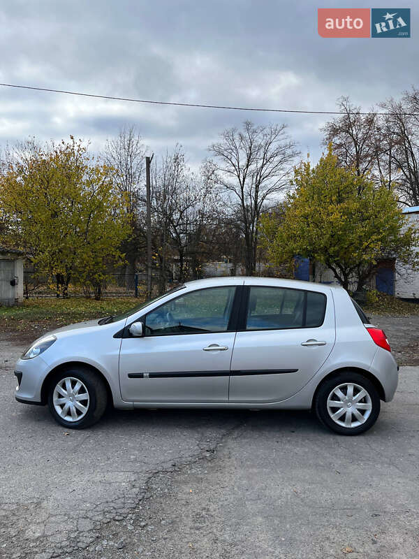 Хетчбек Renault Clio 2006 в Хоролі