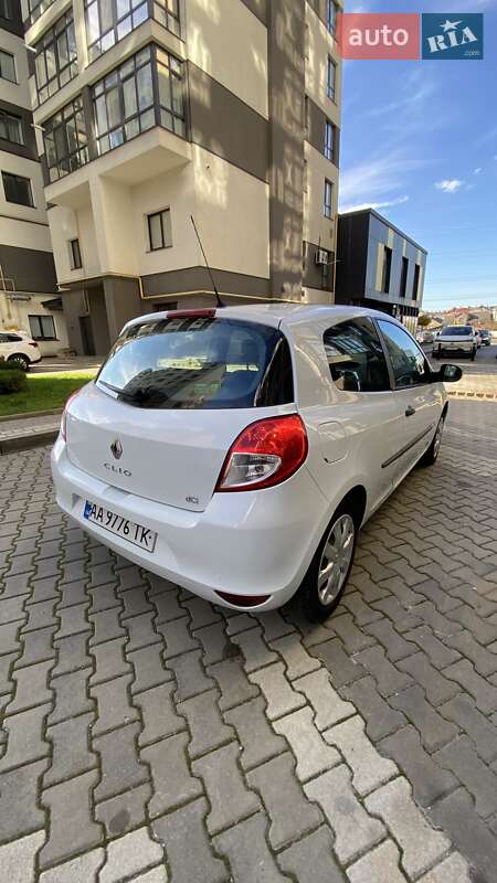 Хэтчбек Renault Clio 2012 в Ивано-Франковске