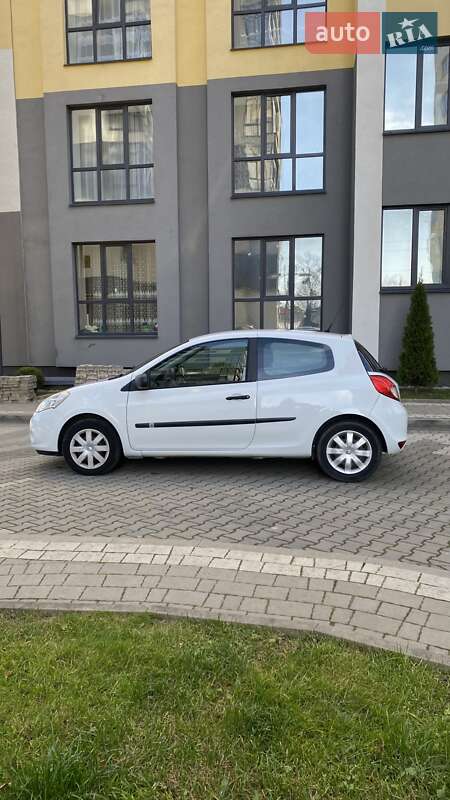 Хэтчбек Renault Clio 2012 в Ивано-Франковске