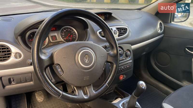 Хэтчбек Renault Clio 2012 в Ивано-Франковске