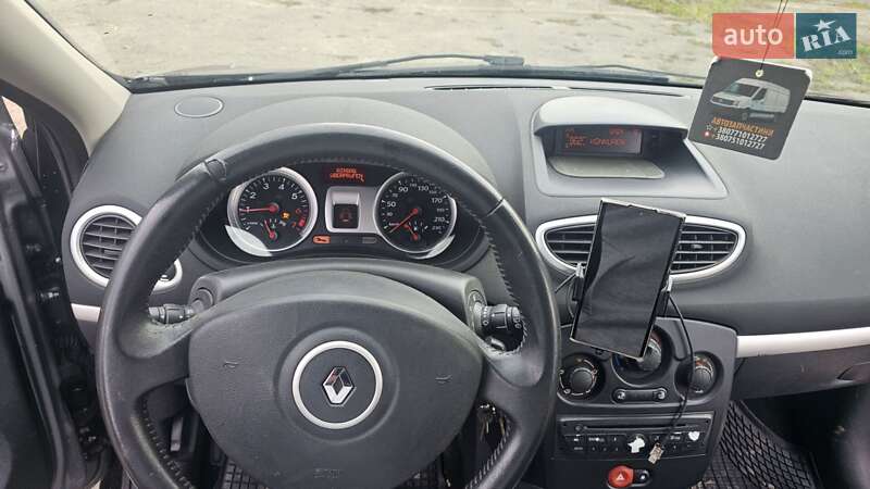 Хетчбек Renault Clio 2009 в Дерно