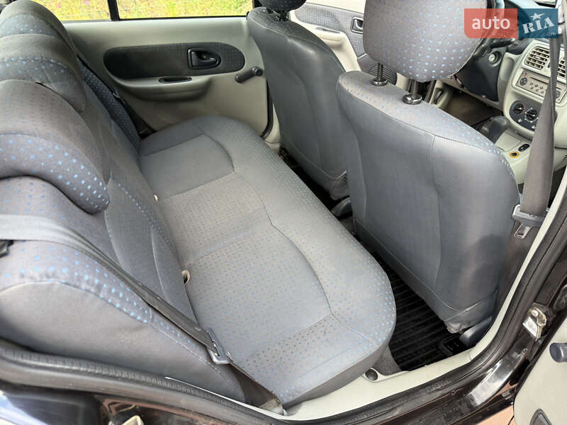 Седан Renault Clio 2006 в Белой Церкви