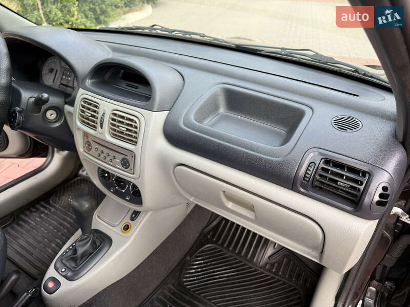 Седан Renault Clio 2006 в Белой Церкви