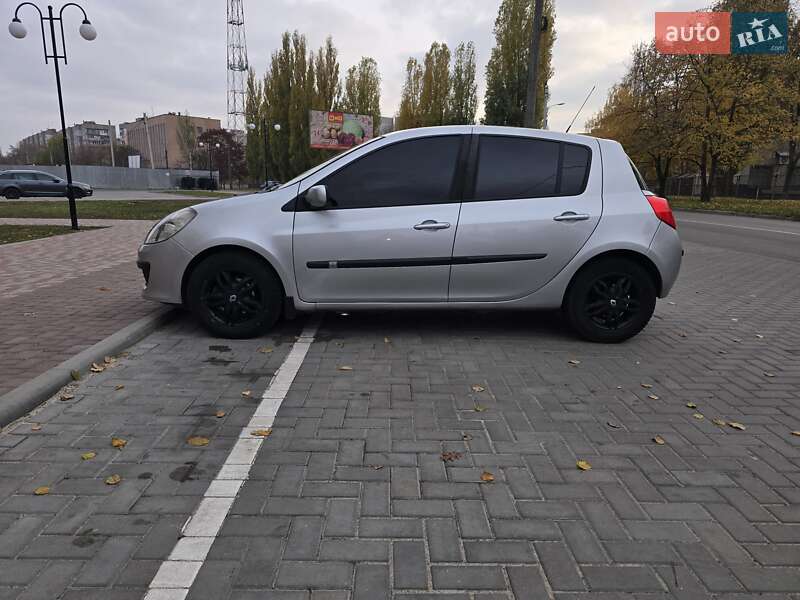 Хетчбек Renault Clio 2008 в Черкасах фото 2 Хетчбек Renault Clio 2008 в Черкасах