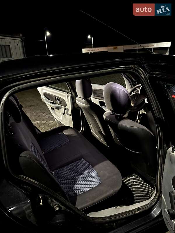 Седан Renault Clio 2008 в Горохові