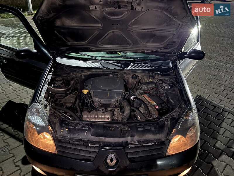 Седан Renault Clio 2008 в Горохові