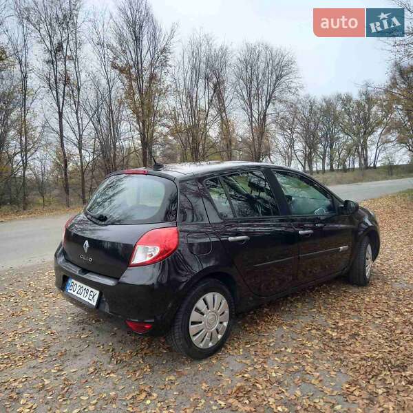 Хэтчбек Renault Clio 2009 в Томаковке