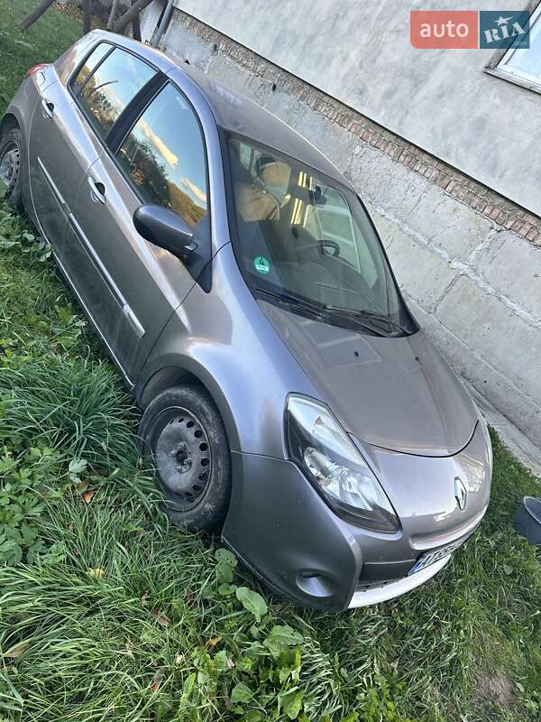 Renault Clio 2010 Renault Clio 2010