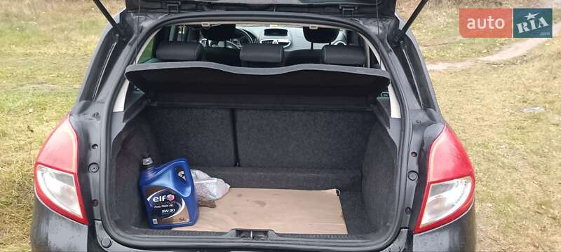 Хэтчбек Renault Clio 2011 в Жовкве фото 5 Хэтчбек Renault Clio 2011 в Жовкве