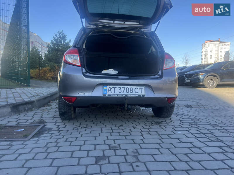 Хетчбек Renault Clio 2011 в Івано-Франківську фото 8 Хетчбек Renault Clio 2011 в Івано-Франківську