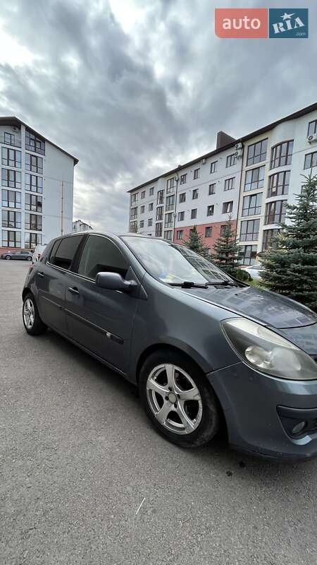 Хетчбек Renault Clio 2005 в Рівному фото 4 Хетчбек Renault Clio 2005 в Рівному