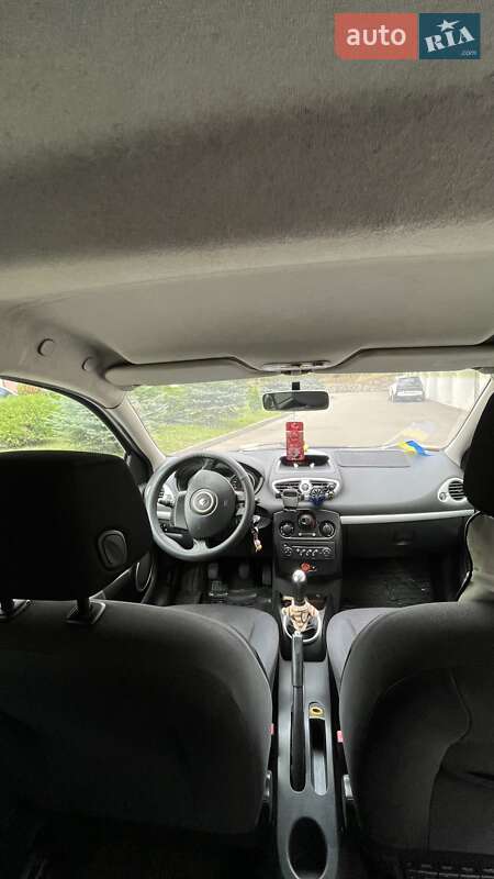 Хетчбек Renault Clio 2005 в Рівному фото 9 Хетчбек Renault Clio 2005 в Рівному