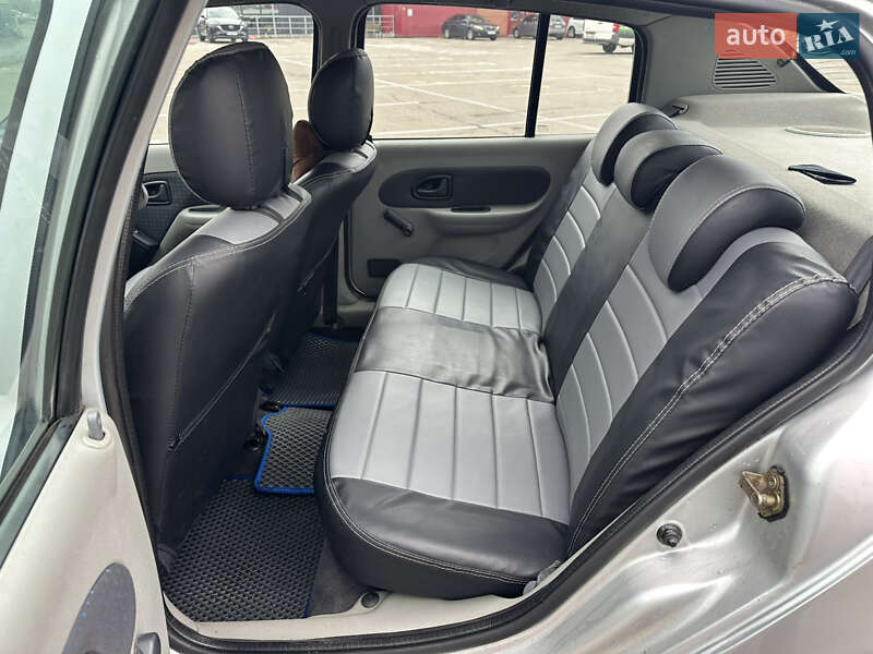 Седан Renault Clio 2006 в Києві