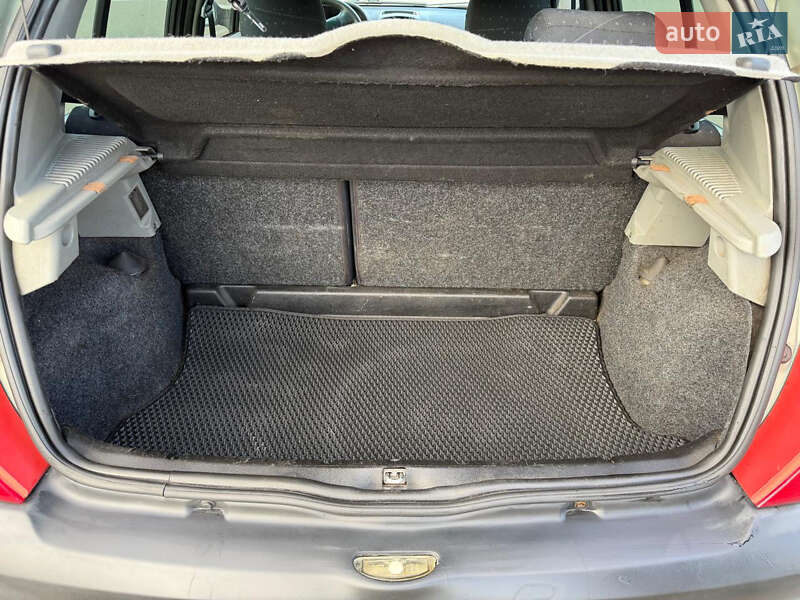 Хетчбек Renault Clio 2003 в Сумах