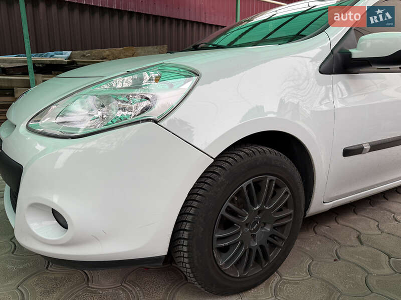 Хетчбек Renault Clio 2010 в Запоріжжі