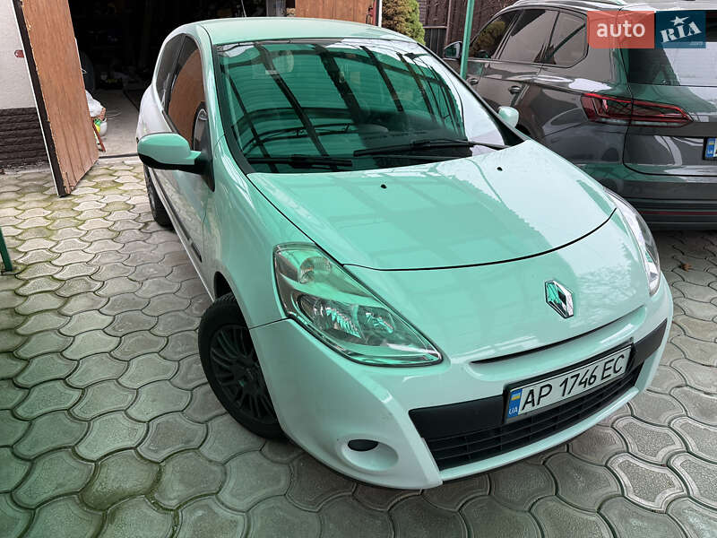 Хетчбек Renault Clio 2010 в Запоріжжі