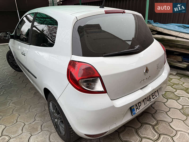 Хетчбек Renault Clio 2010 в Запоріжжі