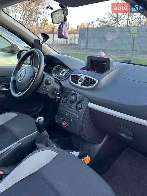 Хетчбек Renault Clio 2011 в Глевасі