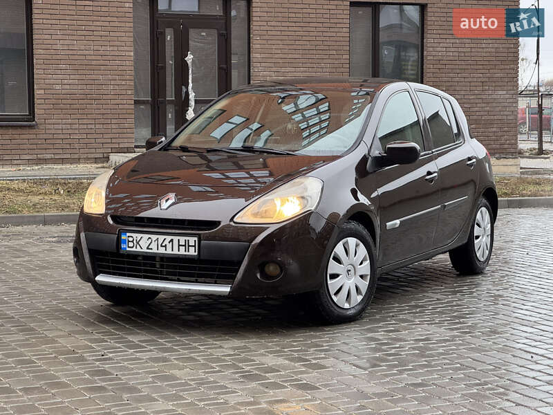 Хэтчбек Renault Clio 2011 в Нетешине фото 2 Хэтчбек Renault Clio 2011 в Нетешине
