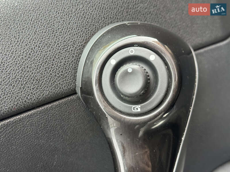 Хэтчбек Renault Clio 2011 в Нетешине фото 13 Хэтчбек Renault Clio 2011 в Нетешине